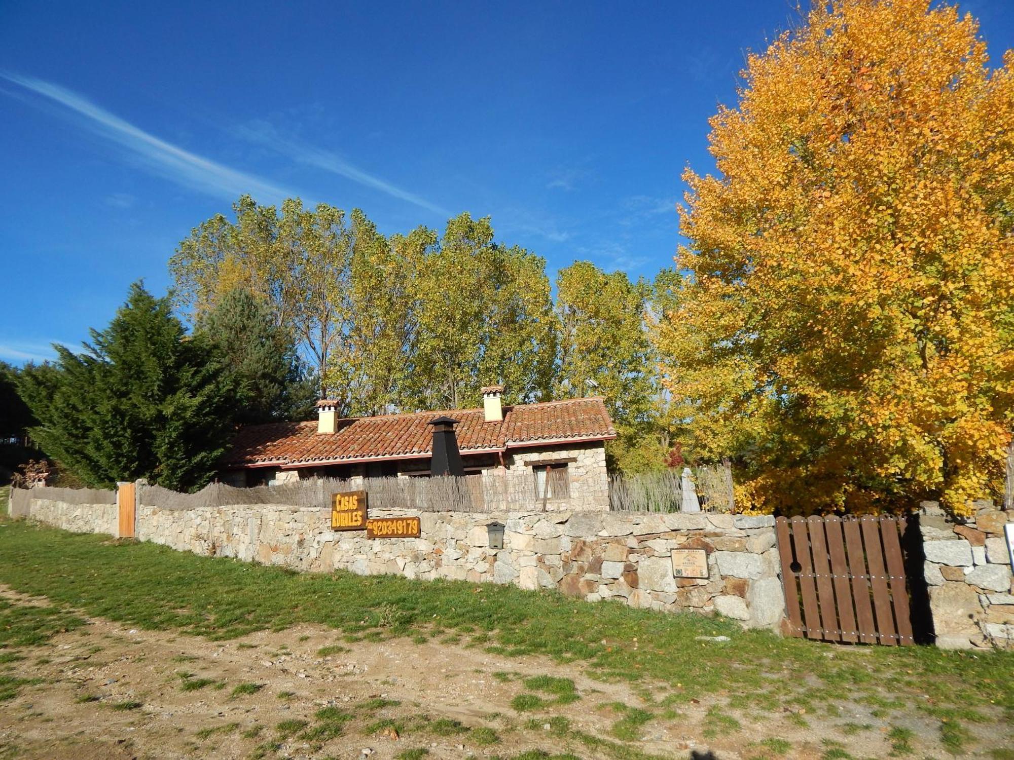 Casas Rurales Cimera Ybrincalobitos Hoyos del Espino Exteriör bild