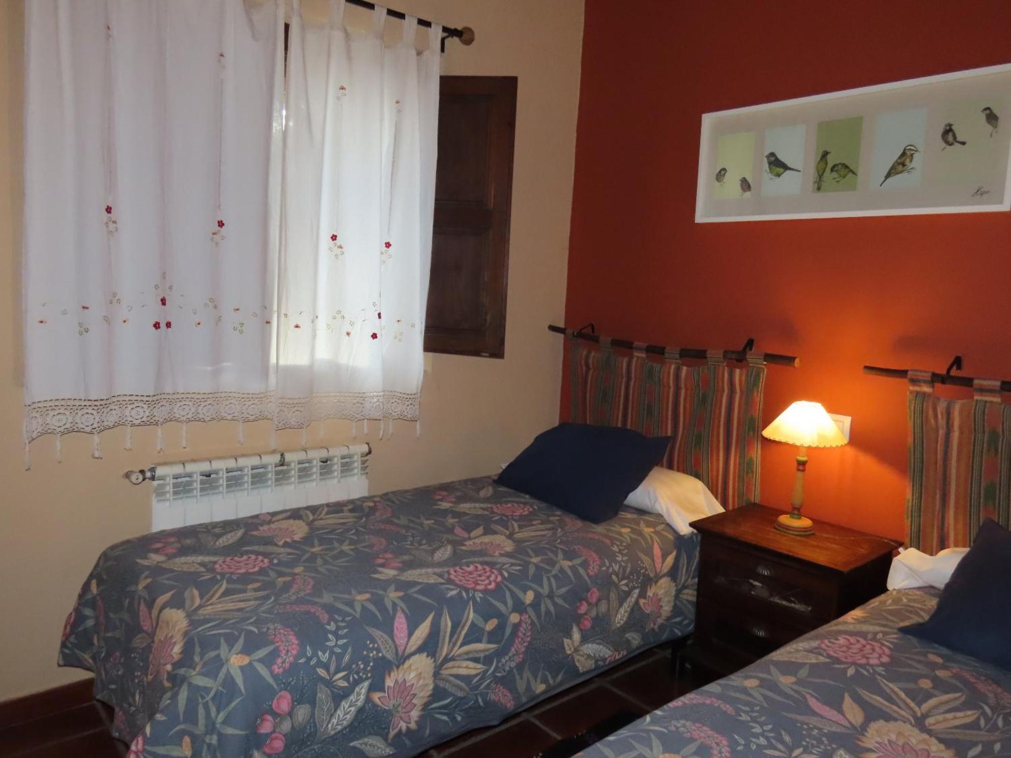 Casas Rurales Cimera Ybrincalobitos Hoyos del Espino Rum bild