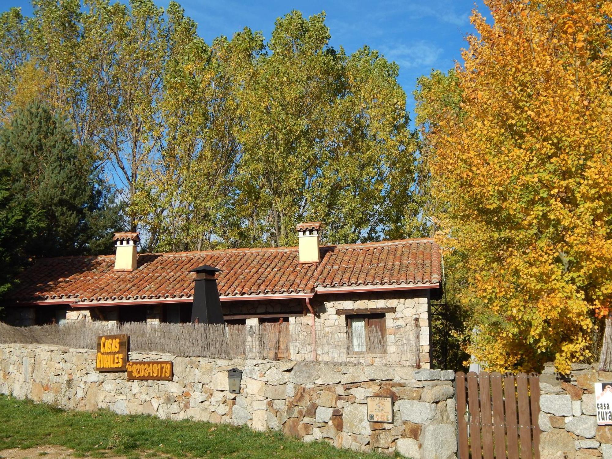 Casas Rurales Cimera Ybrincalobitos Hoyos del Espino Exteriör bild