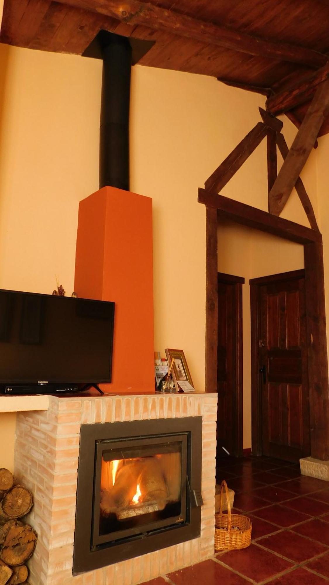 Casas Rurales Cimera Ybrincalobitos Hoyos del Espino Exteriör bild